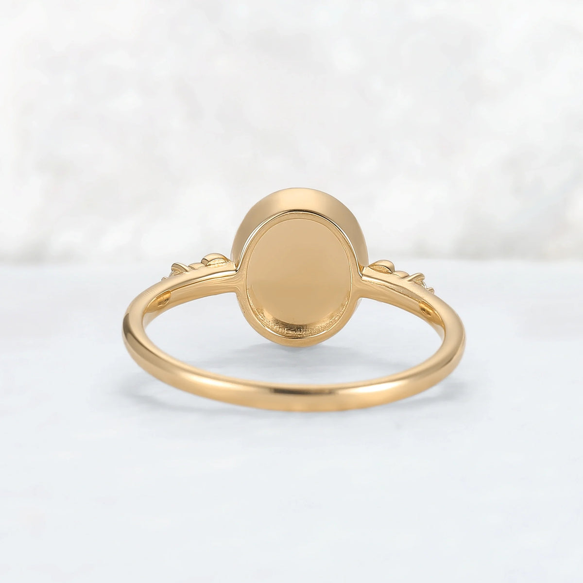 Eight-Pointed Star Rond Cut Moissanite Yellow Gold Signet Ring