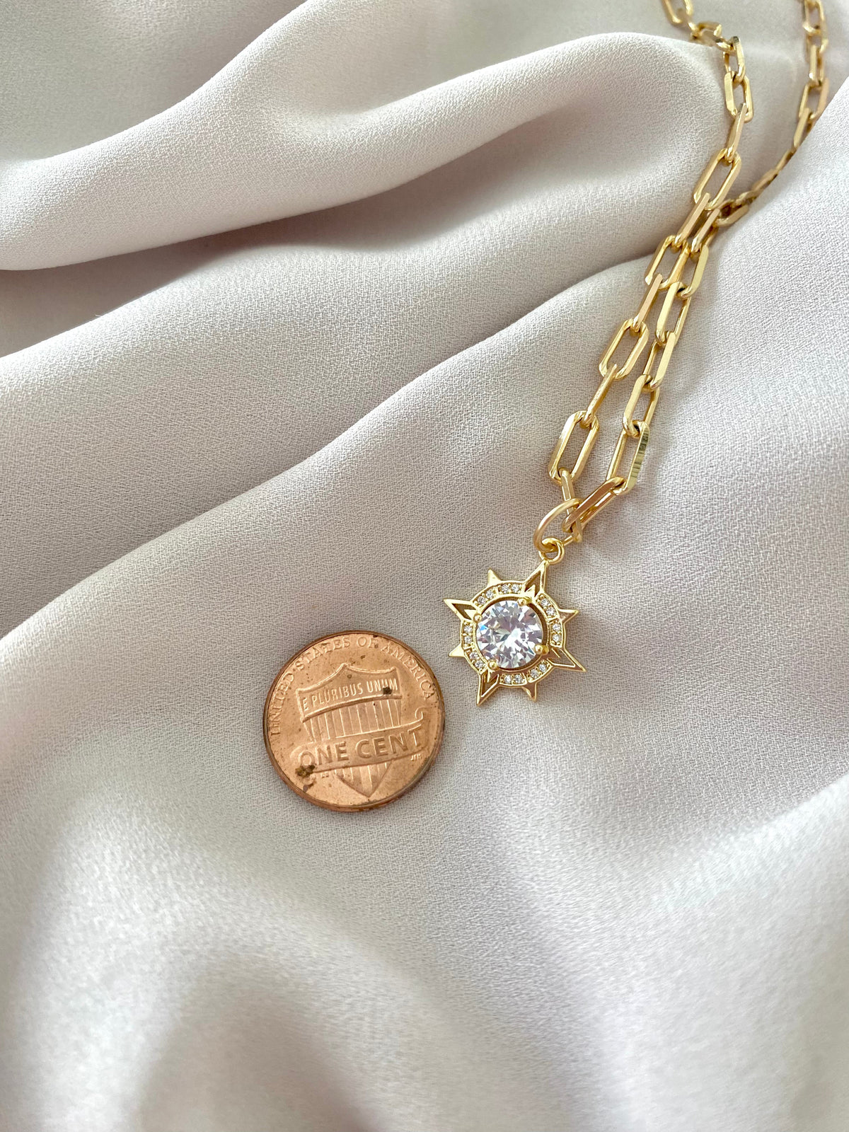 Gold Star Pendant Necklace Gold Filled Paperclip Chain Shiny CZ Micro Pave Necklace Celestial Jewelry Christmas Gift Minimalist Necklaces