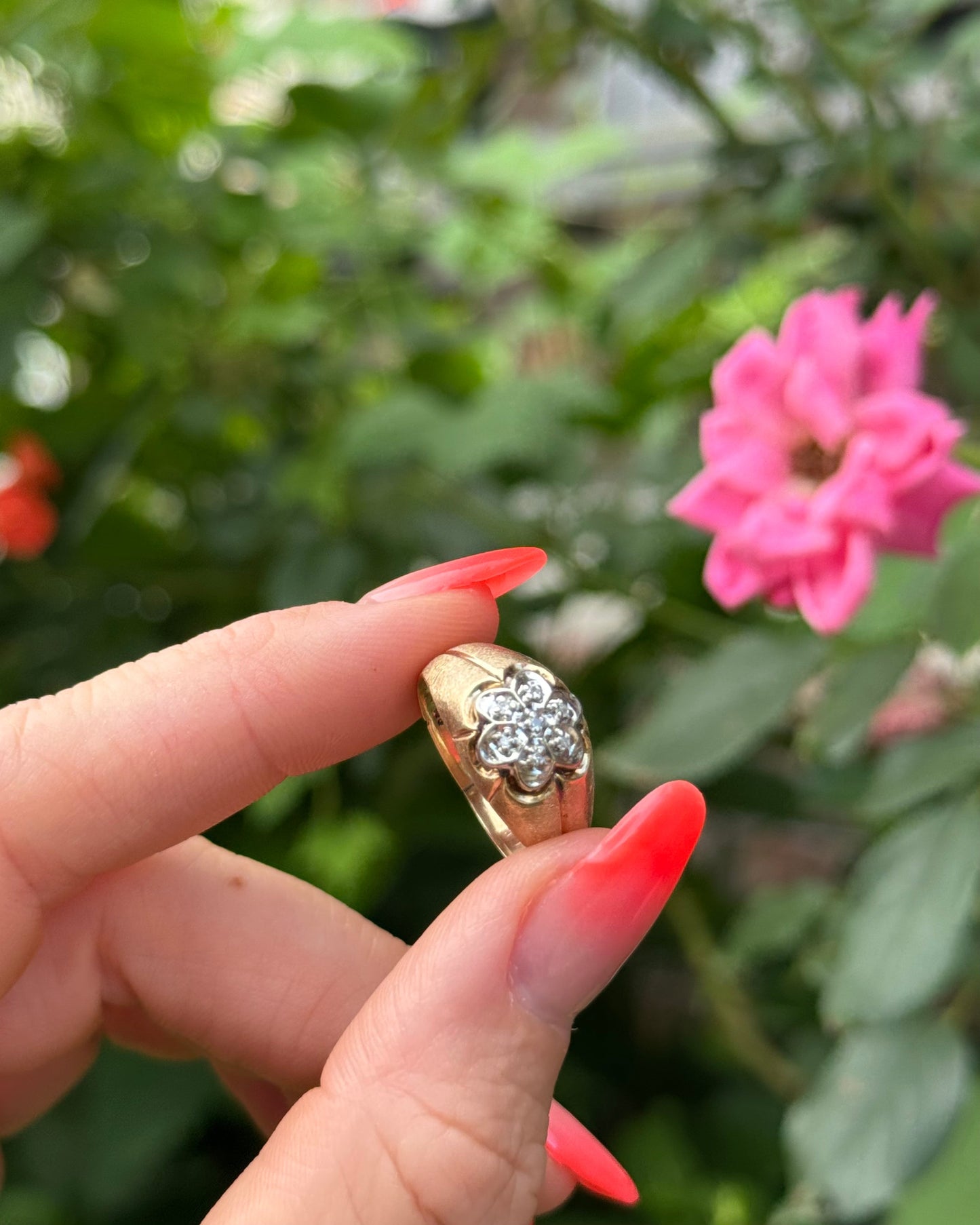 Vintage 10k Yellow Gold & Natural Diamond Cluster Ring
