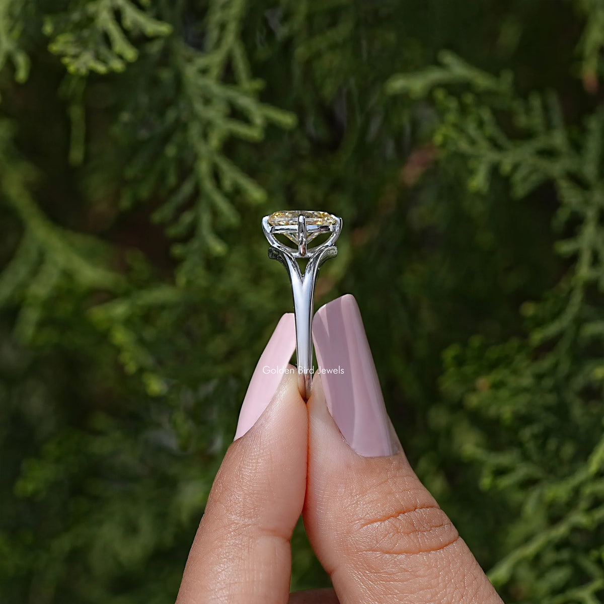 Oval Moissanite Spilt Shank Engagement Ring
