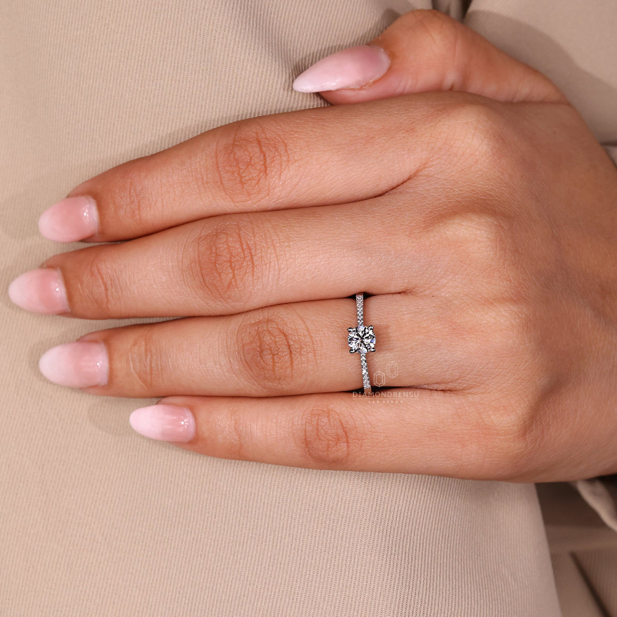 Round Diamond Ring with Round Cut Pave Band