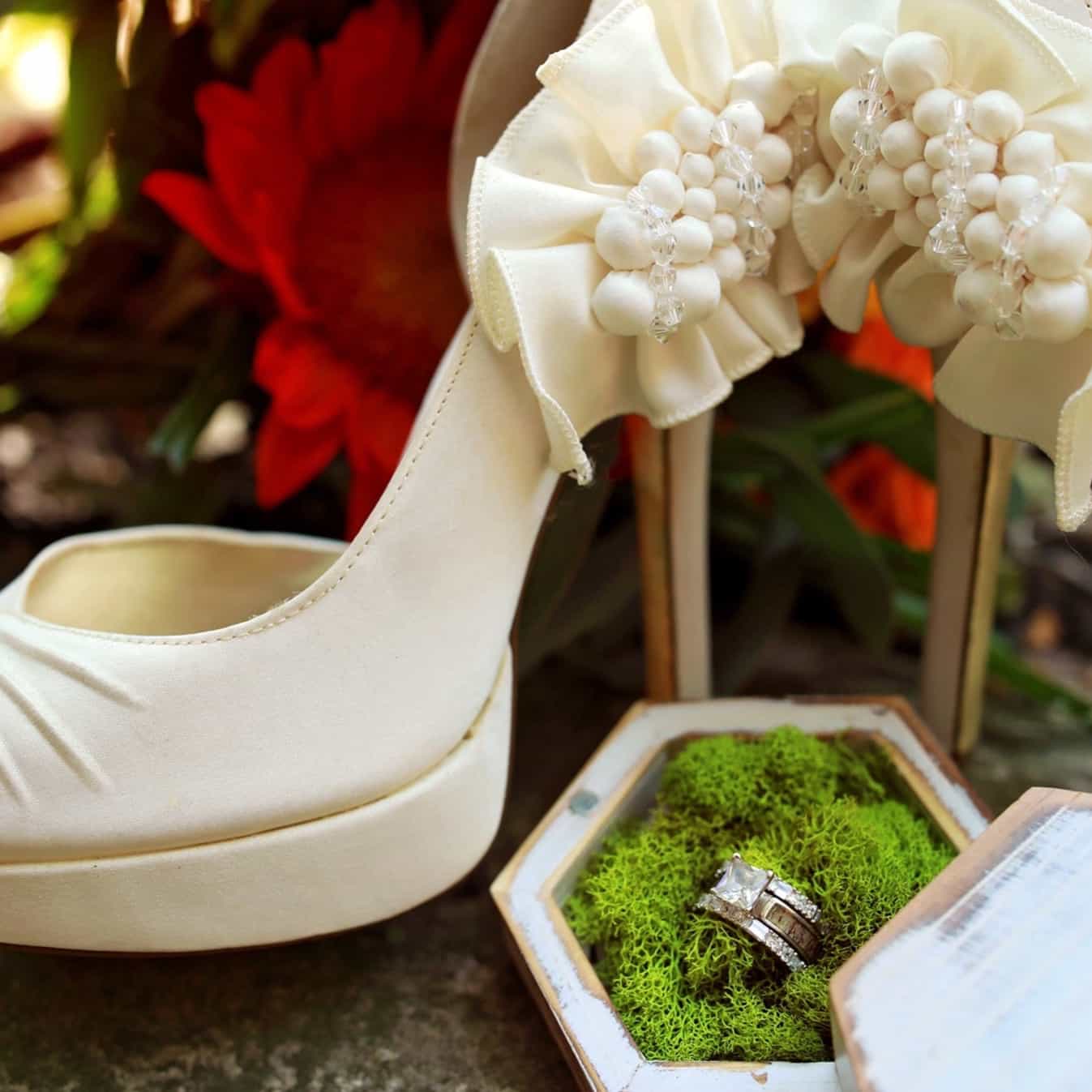 The Grand Kenai & Baguette Wedding Set