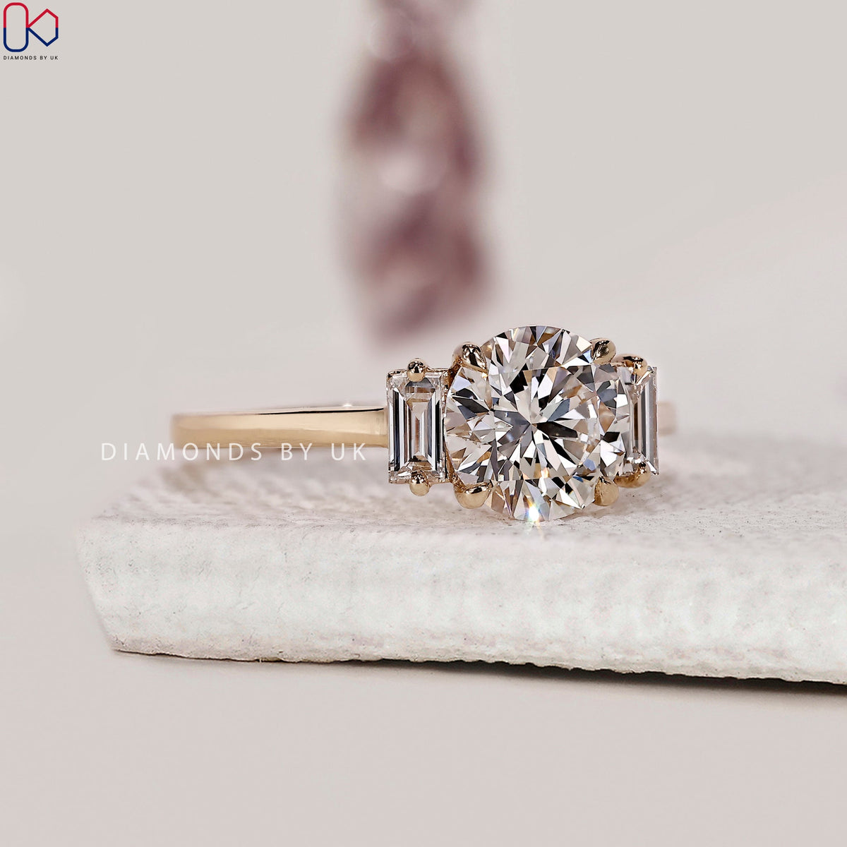 Round Cut 3 Stone Diamond Engagement Ring