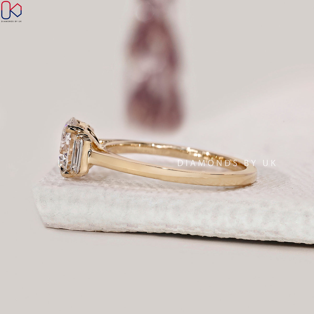 Round Cut 3 Stone Diamond Engagement Ring