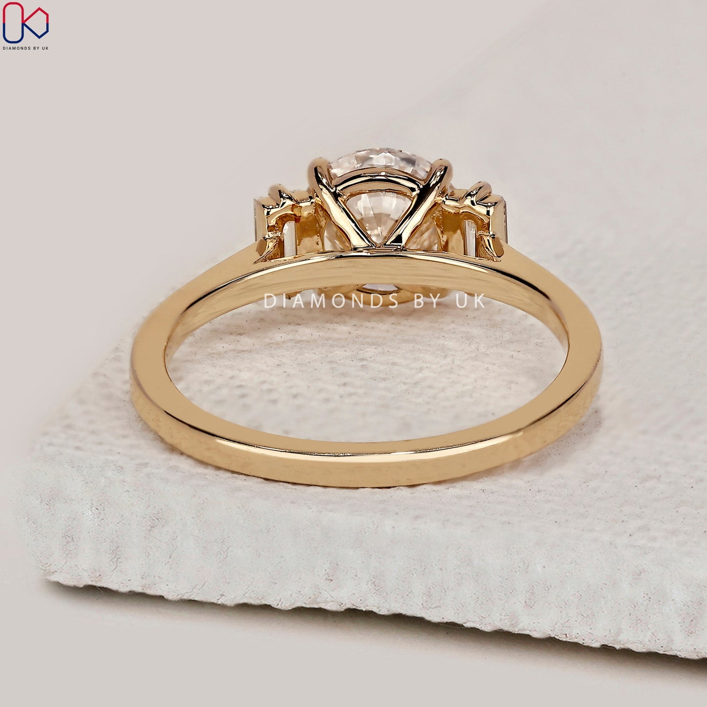 Round Cut 3 Stone Diamond Engagement Ring