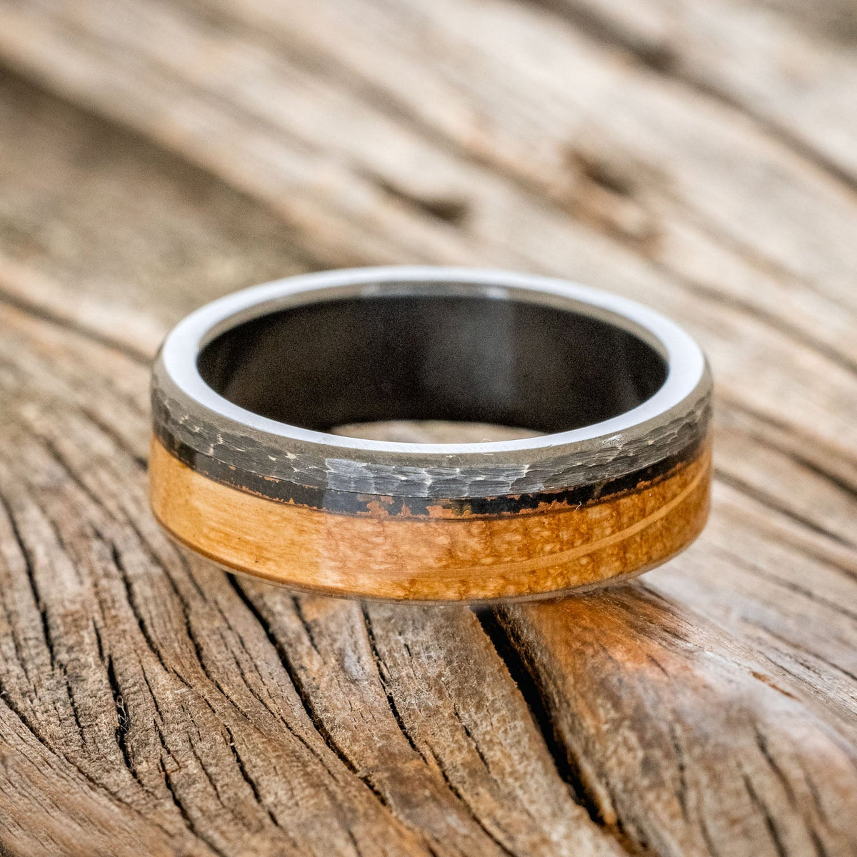 "Ezra" - Whiskey Barrel & Patina Copper Wedding Ring With A Hammered Finish - Black Zirconium (6mm) - Size 9 3/4