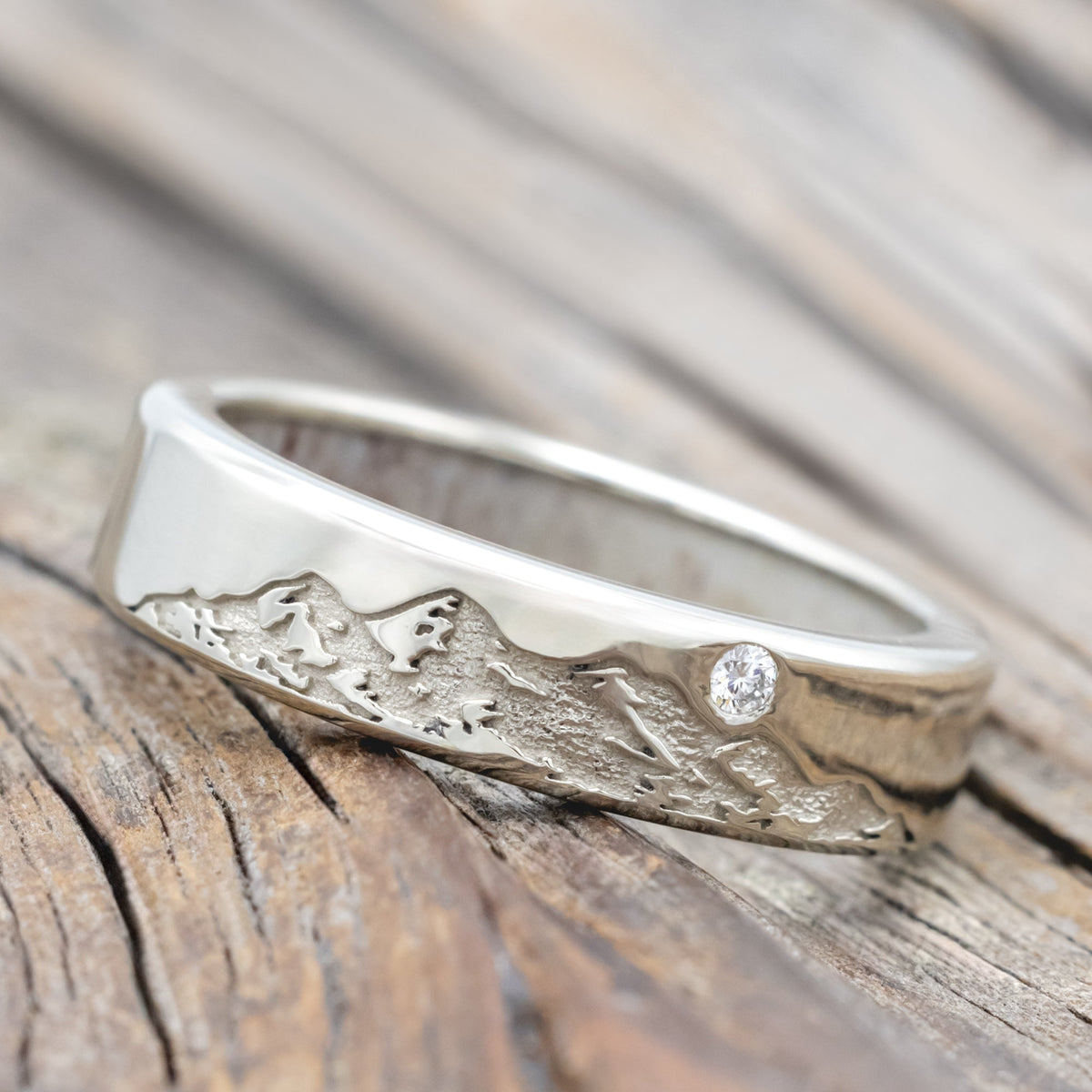 "Horizon" - Mountain Engraved Wedding Band with Antler Lining & Diamond Accent - 14K White Gold (6mm) - Size 11 1/2