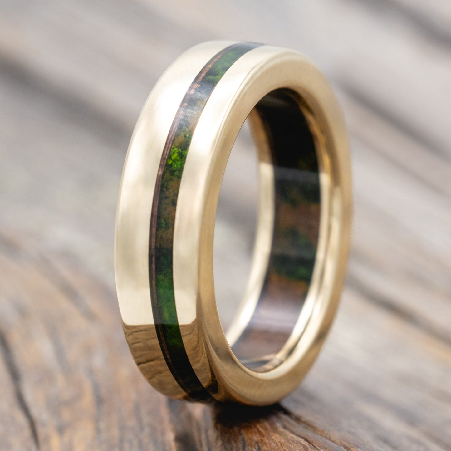 "Vertigo" - Mossy Patina Copper Inlay & Lining Wedding Ring - 14K Yellow Gold (6mm) - Size 7 1/4