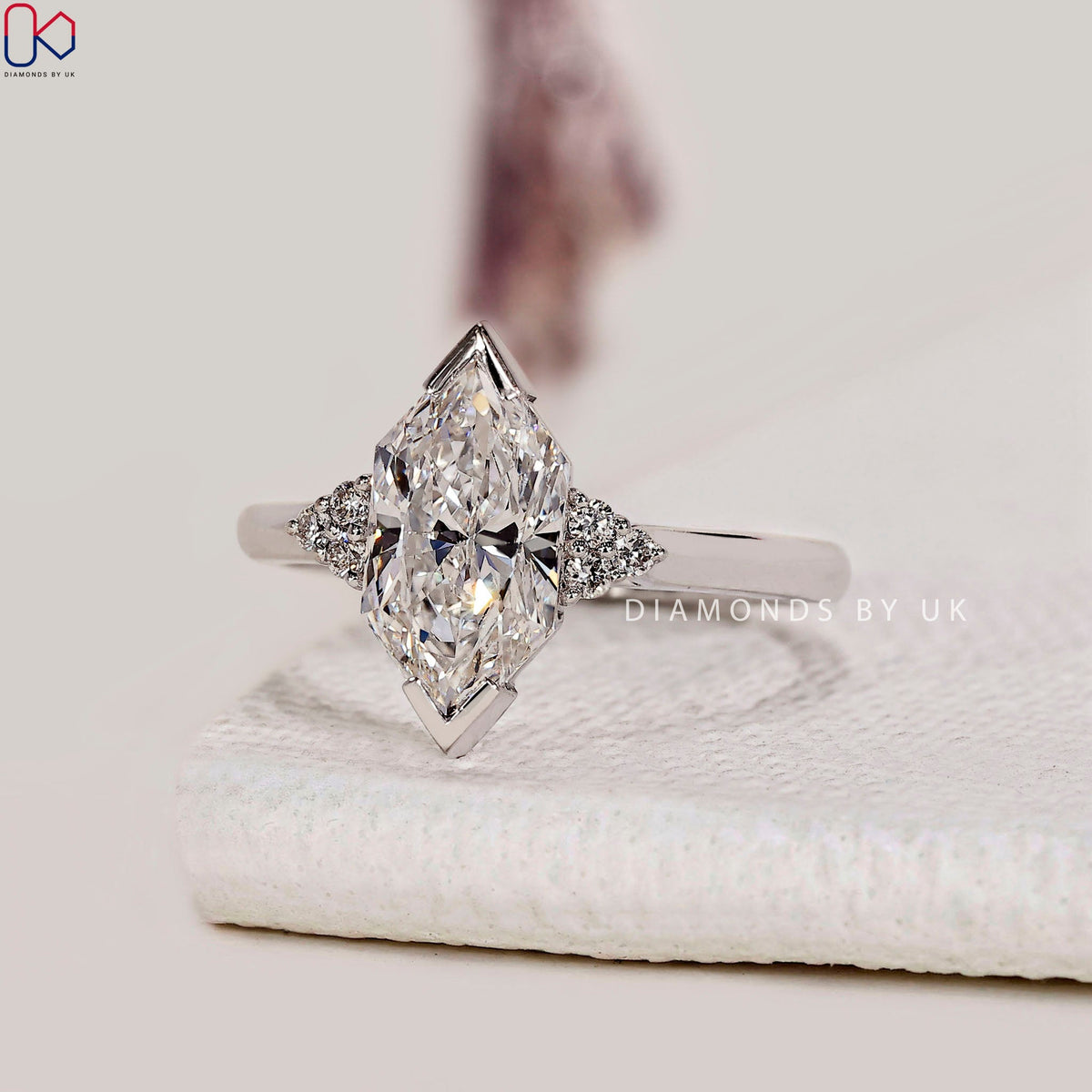 Dutch Marquise Engagement Ring With Muse Setting