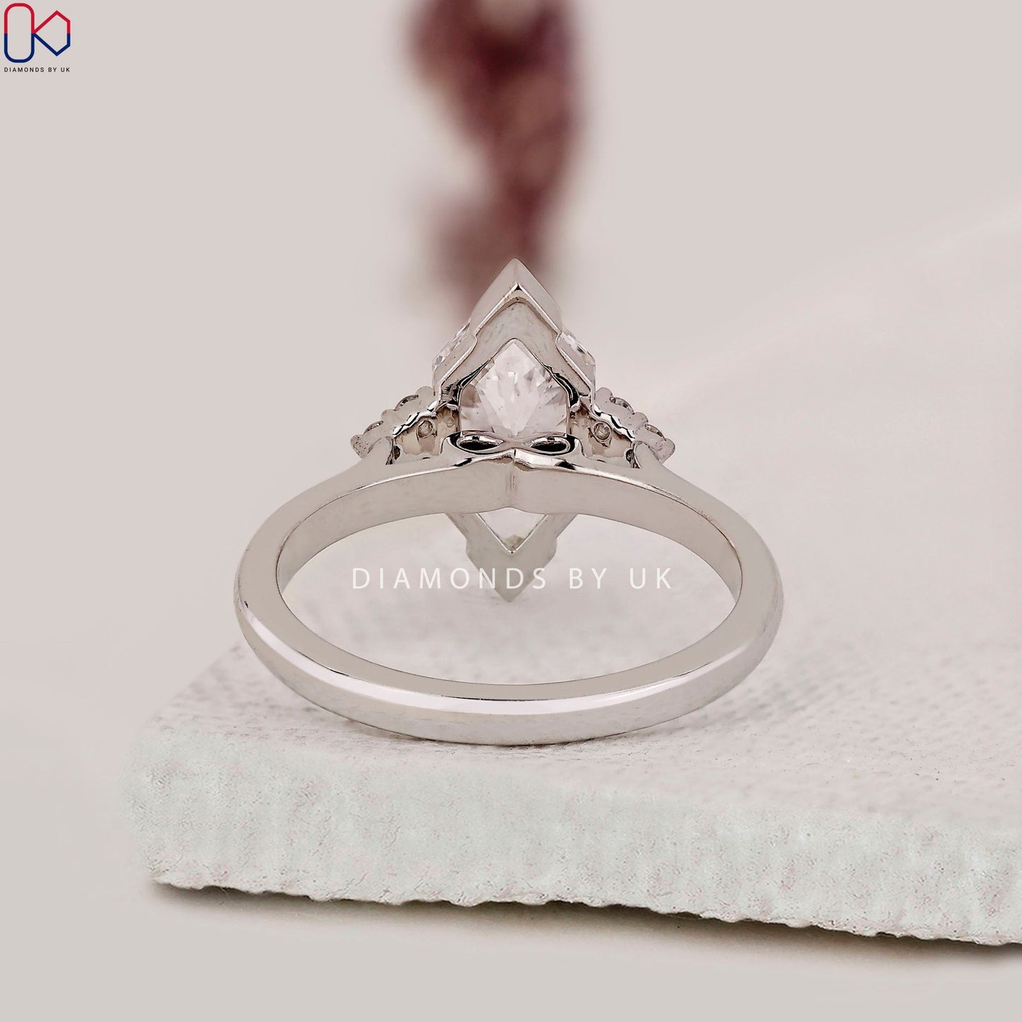 Dutch Marquise Engagement Ring With Muse Setting