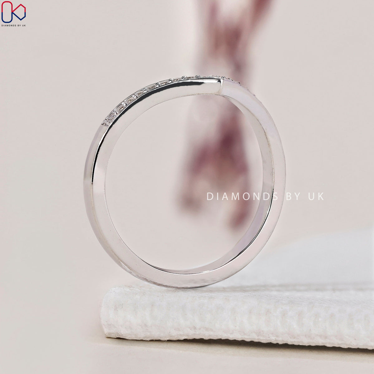 Chevron Wedding Band – Round Diamonds