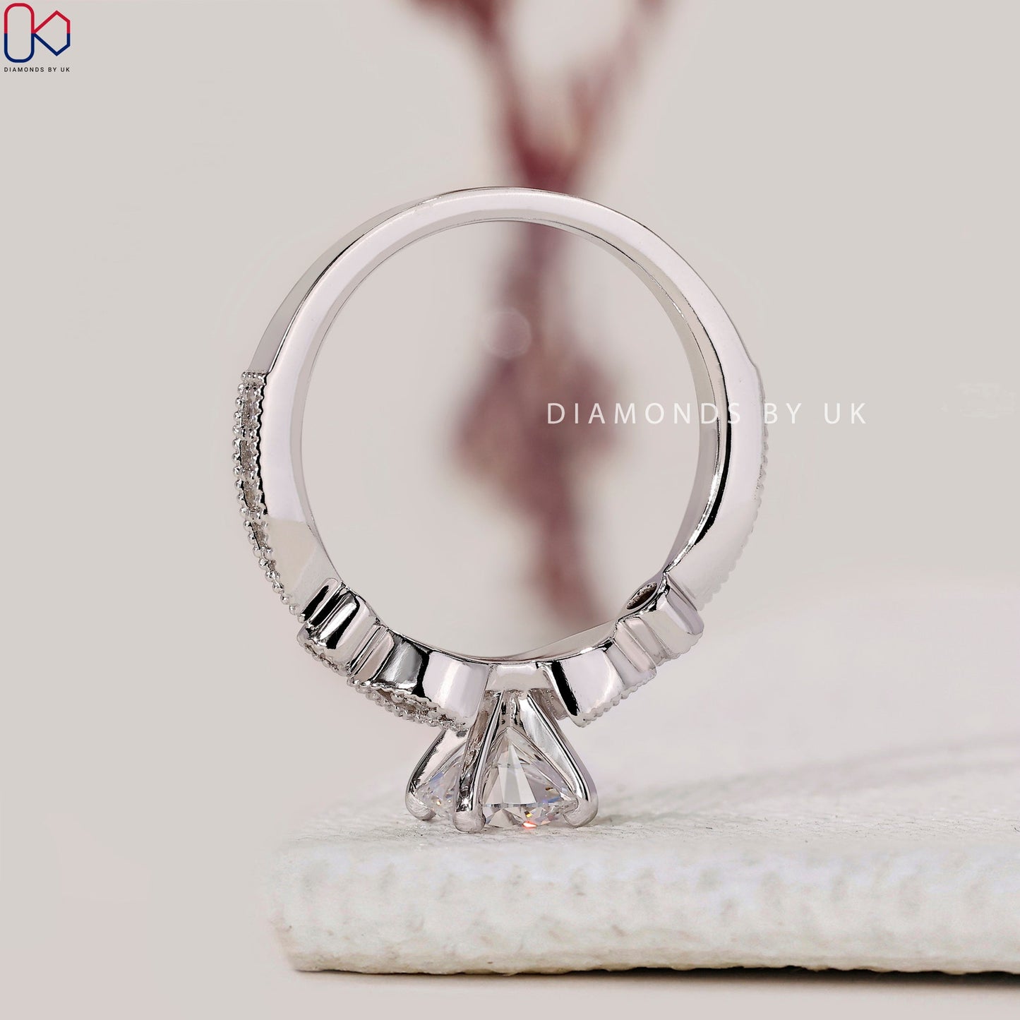 Vintage Round Diamond Ring In White Gold