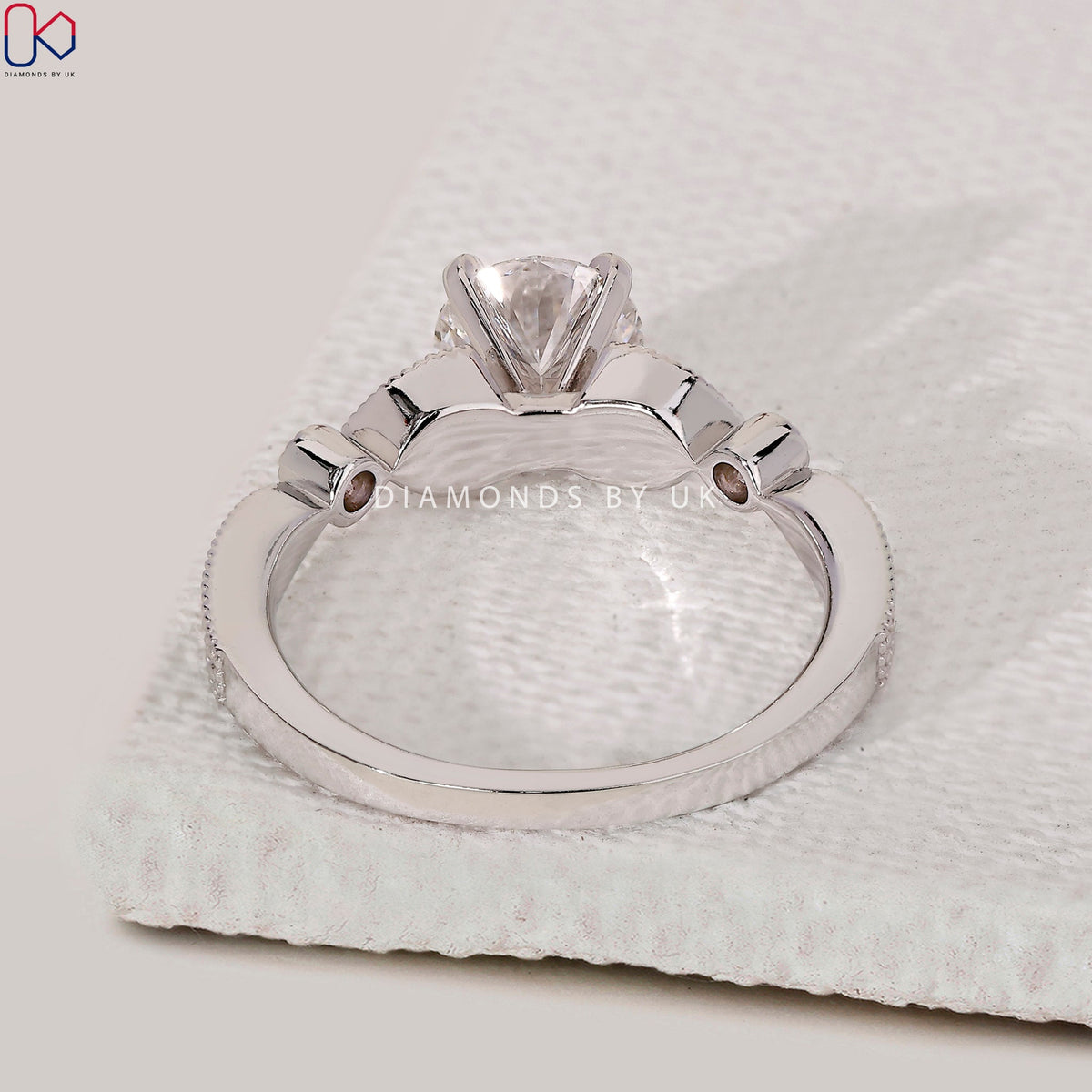 Vintage Round Diamond Ring In White Gold