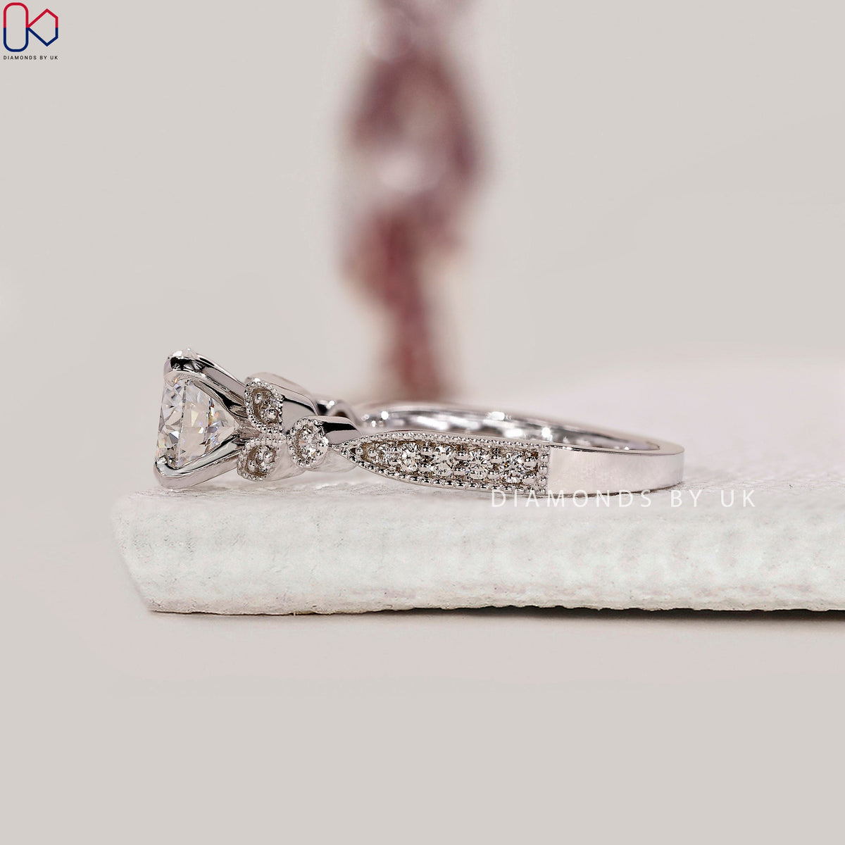 Vintage Round Diamond Ring In White Gold
