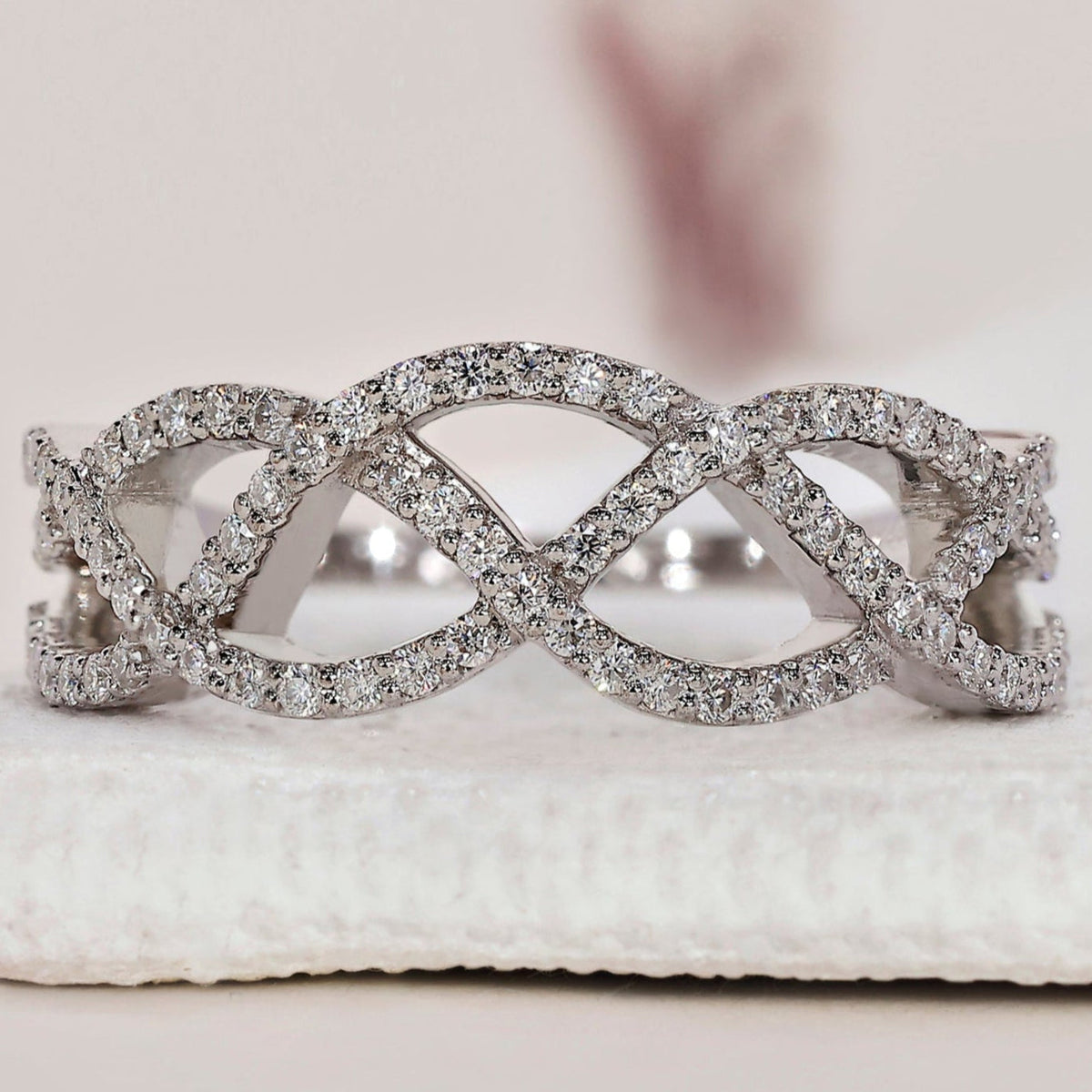 Round Diamond Wave Wedding Band