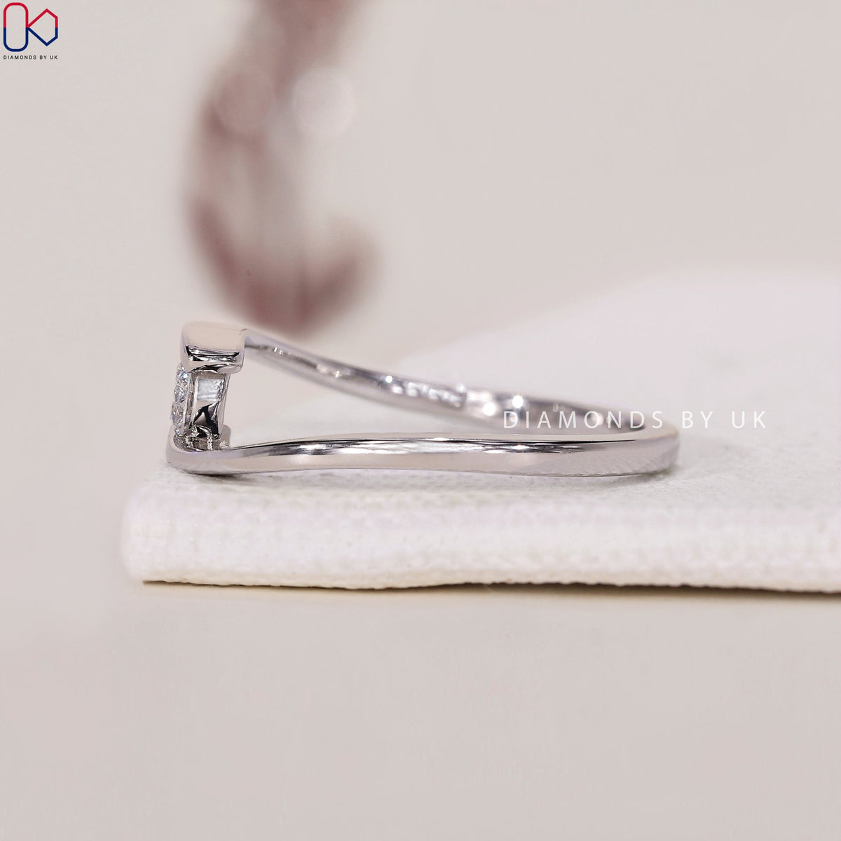 Solitaire Diamond Ring - Round Diamond