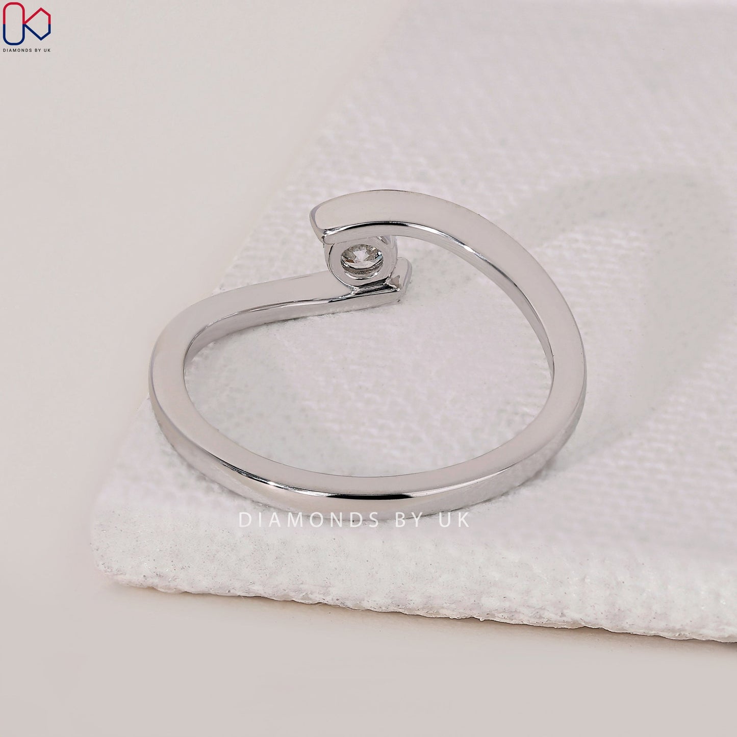 Solitaire Diamond Ring - Round Diamond