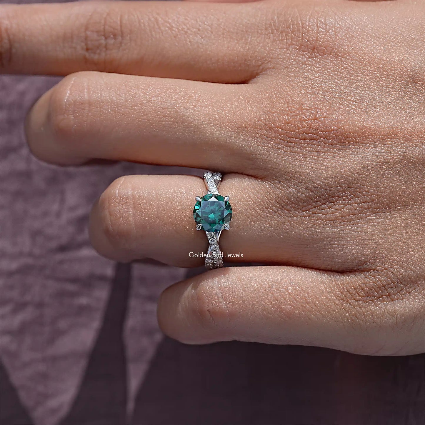 Green Round Moissanite Gemstone Twisted Accent Ring