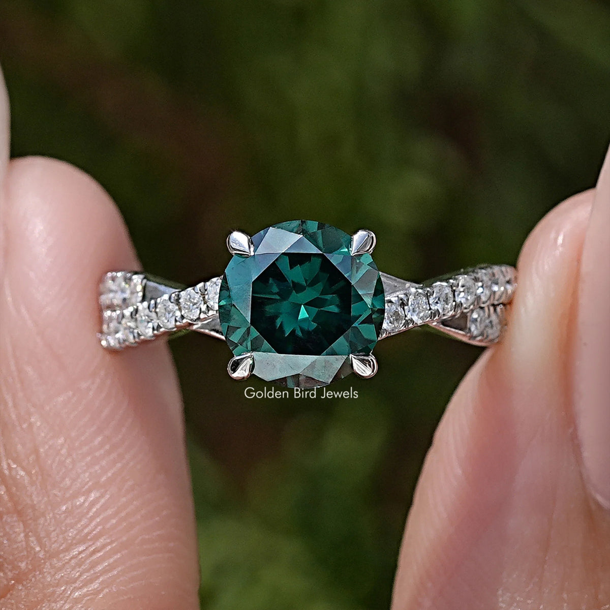 Green Round Moissanite Gemstone Twisted Accent Ring