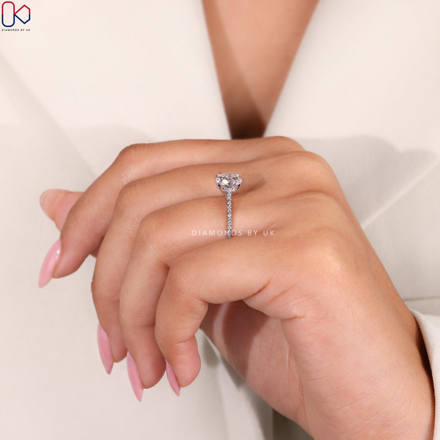 Round Cut Diamond Pave Setting Ring