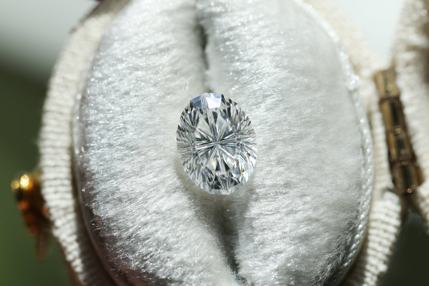 1.37ct oval lab diamond D VS2, Divine Portal Cut