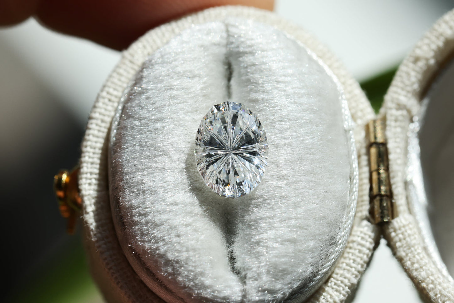 1.99ct oval lab diamond E VS2, Divine Portal Cut