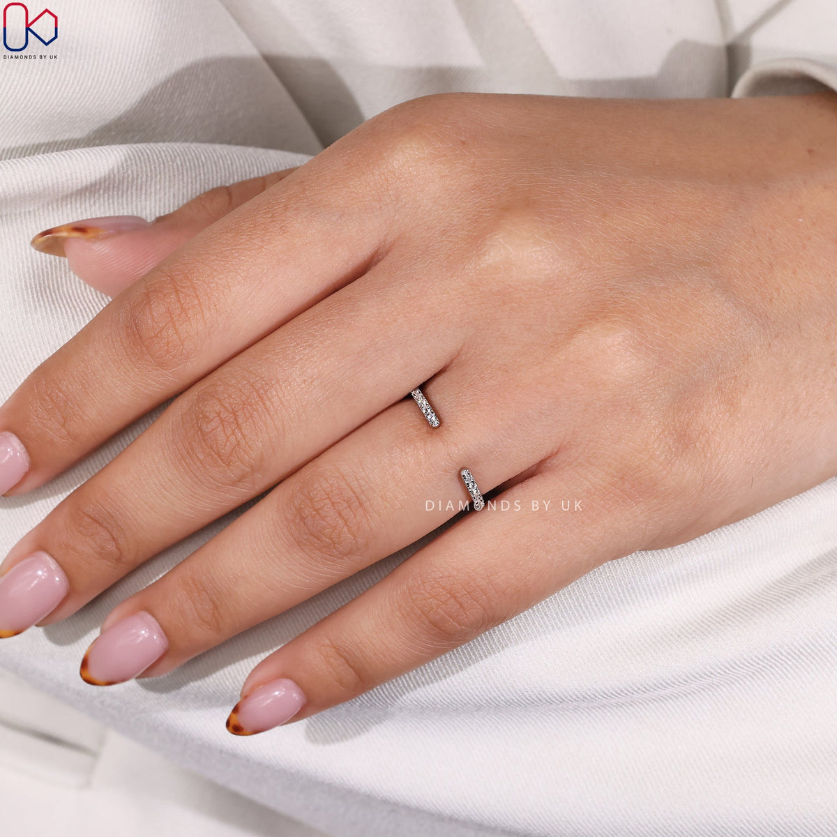 Round Diamond Open Gap Wedding Band in White Gold