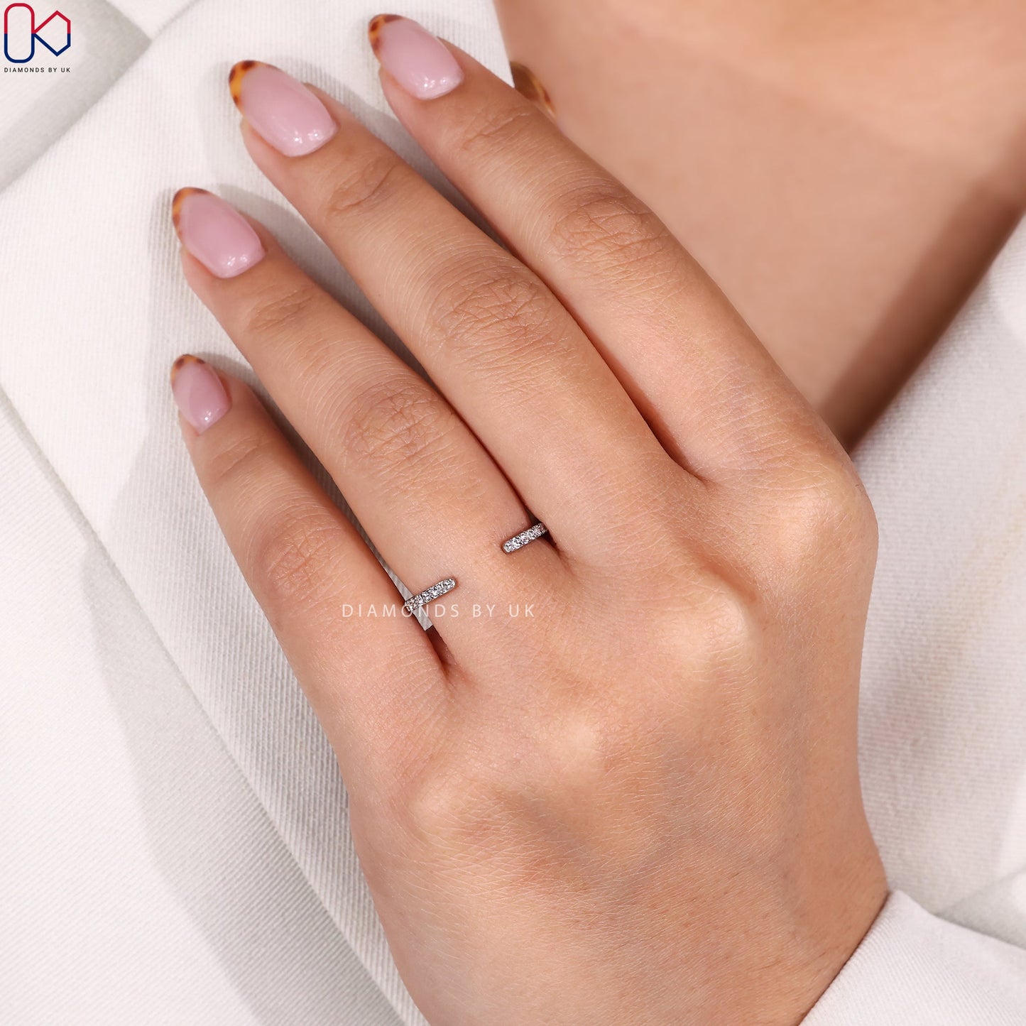 Round Diamond Open Gap Wedding Band in White Gold