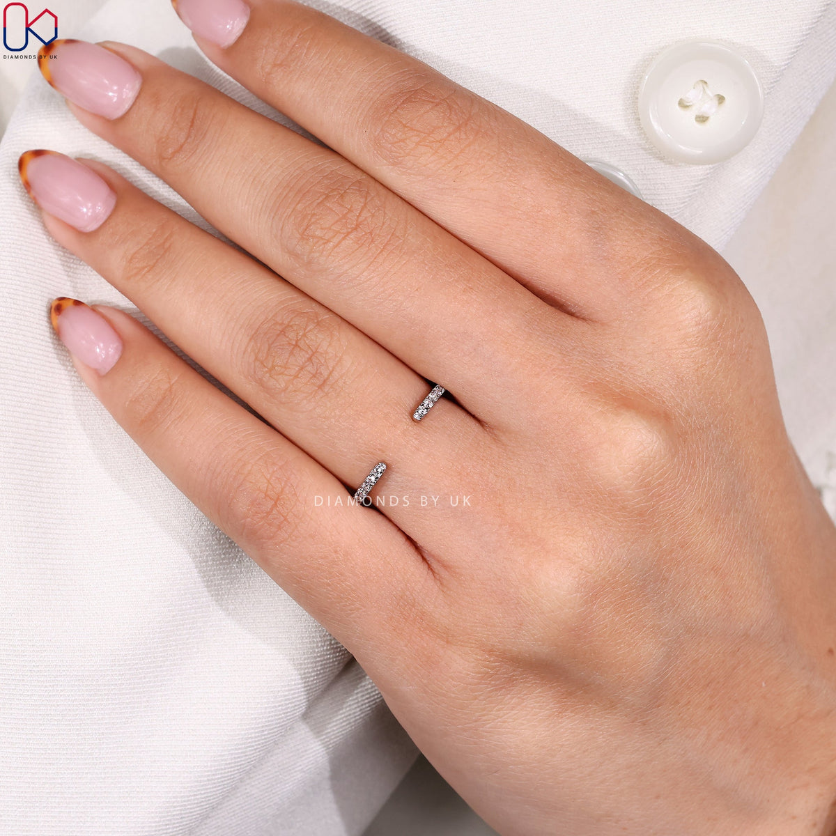 Round Diamond Open Gap Wedding Band in White Gold