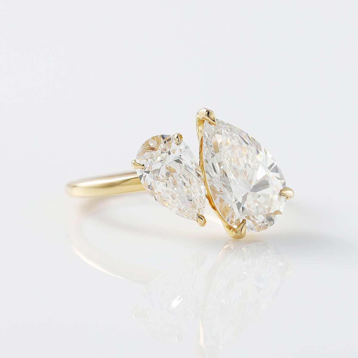 Pear-Cut Toi et Moi Moissanite Engagement Ring