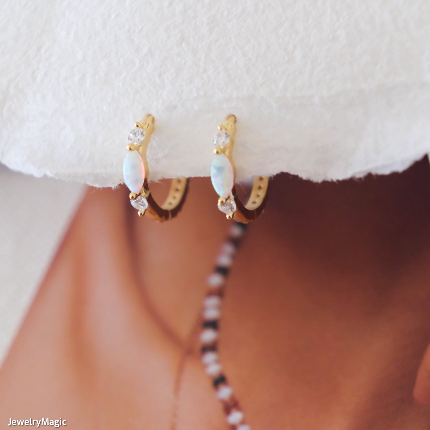 Opal Huggie