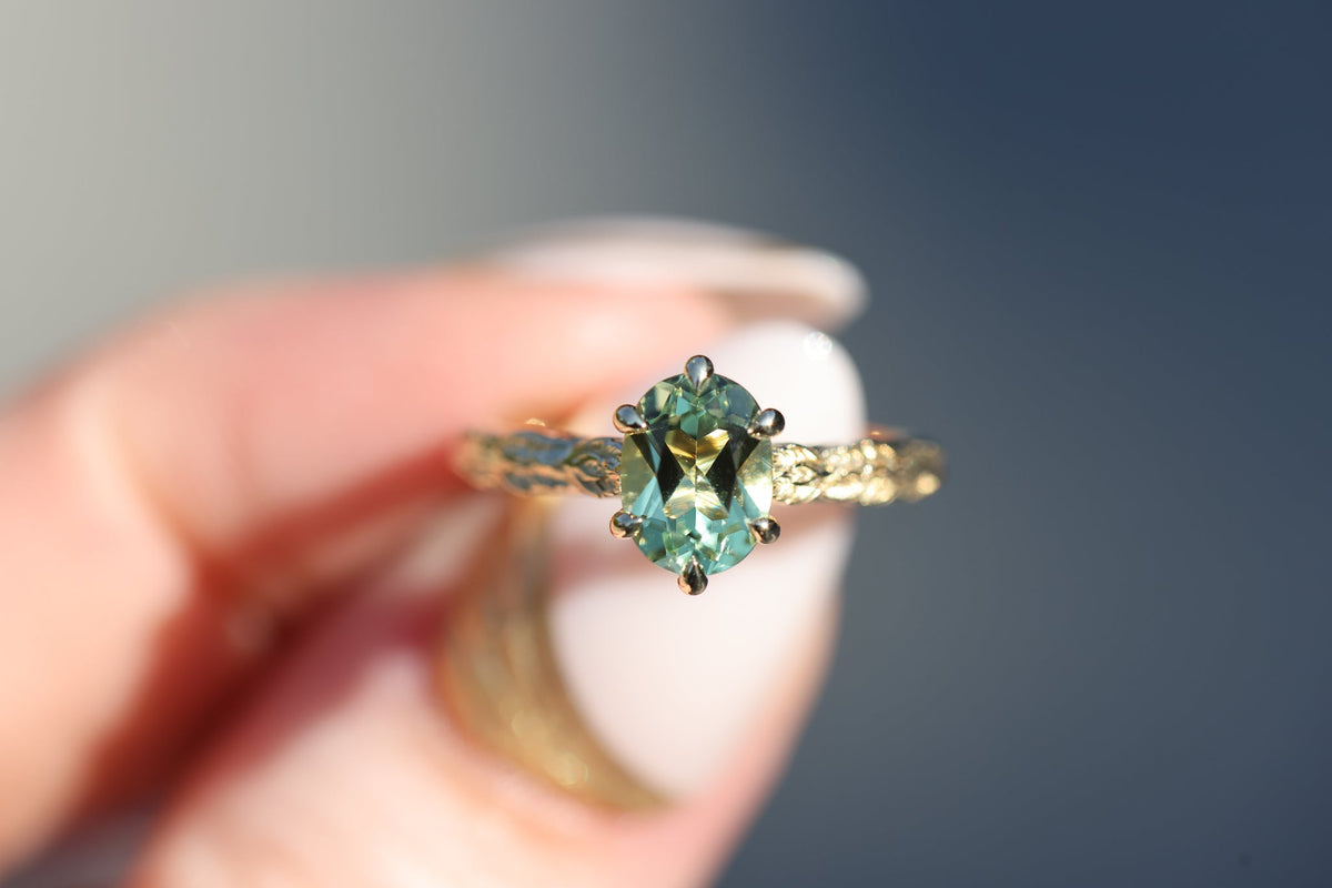 Customize your own Rowan accent stones with 8x6mm oval center