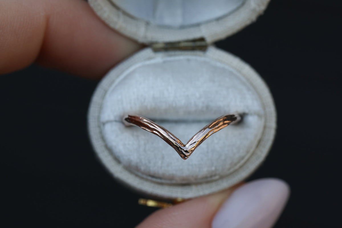 Chevron twig band