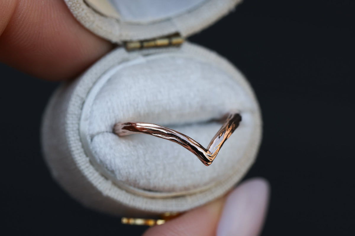Chevron twig band