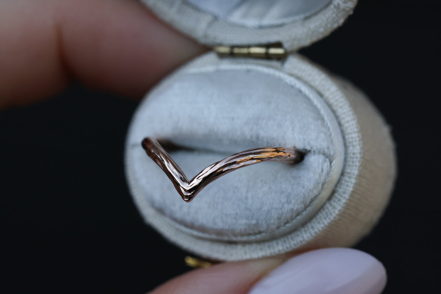 Chevron twig band