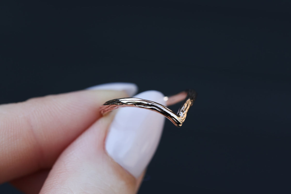 Chevron twig band