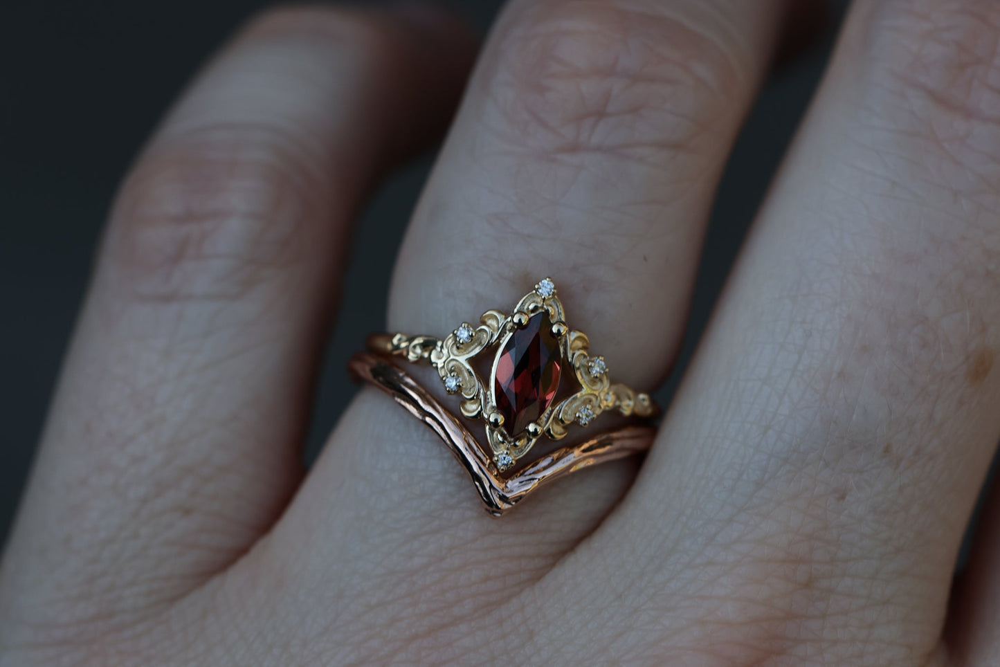 Chevron twig band