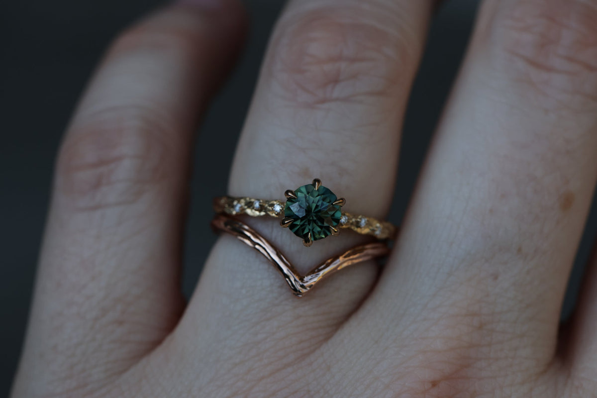 Chevron twig band