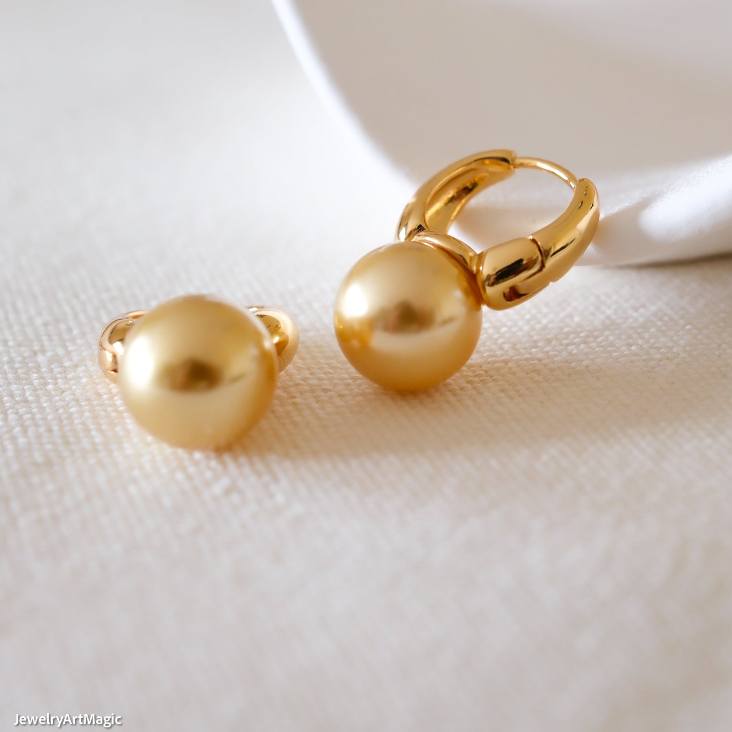 Gold Pearls Earrings