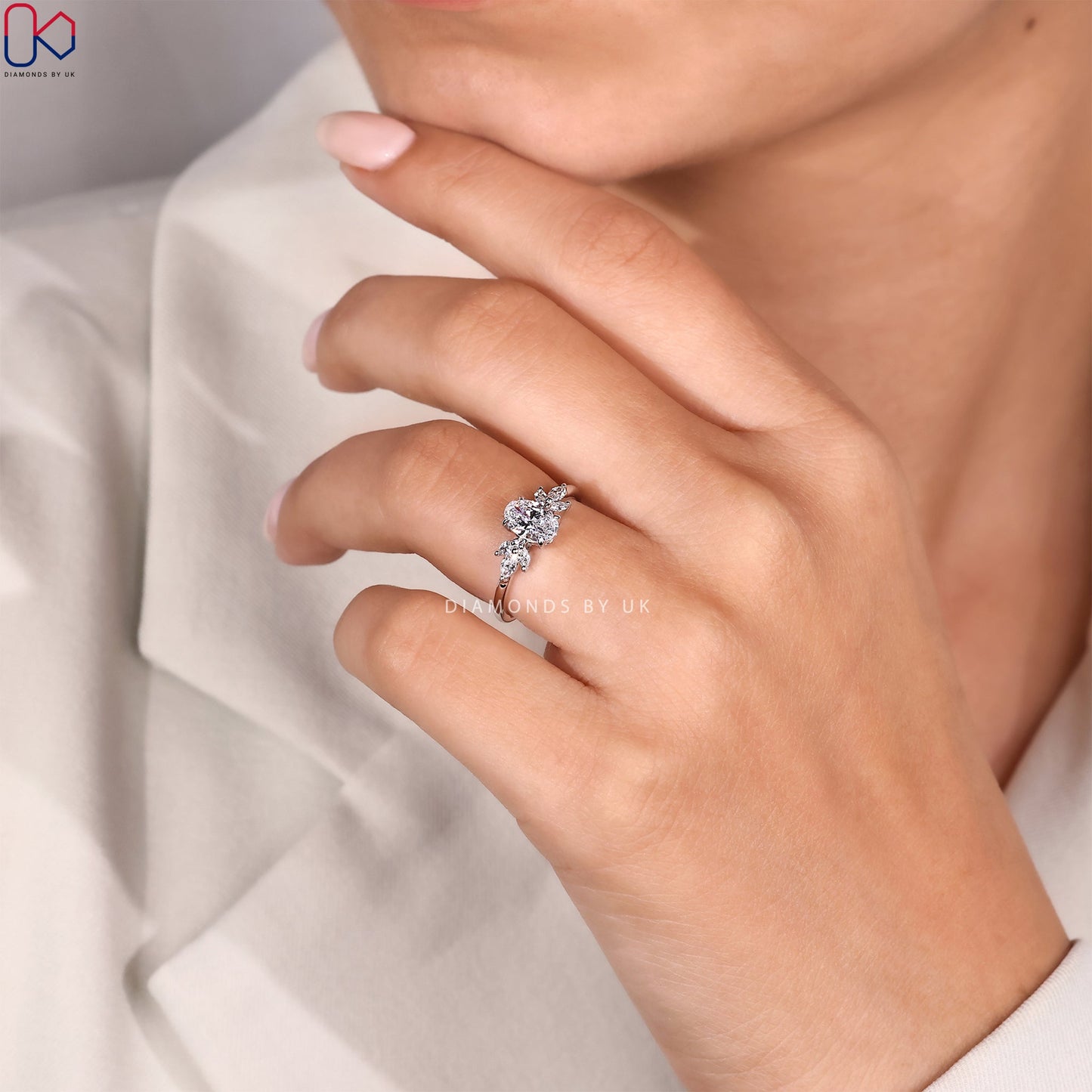 Oval Cut Diamond Ring With Muse Setting