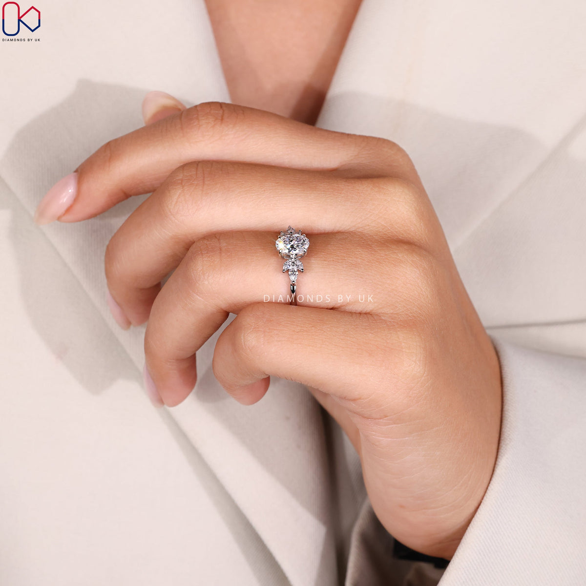Oval Cut Diamond Ring With Muse Setting