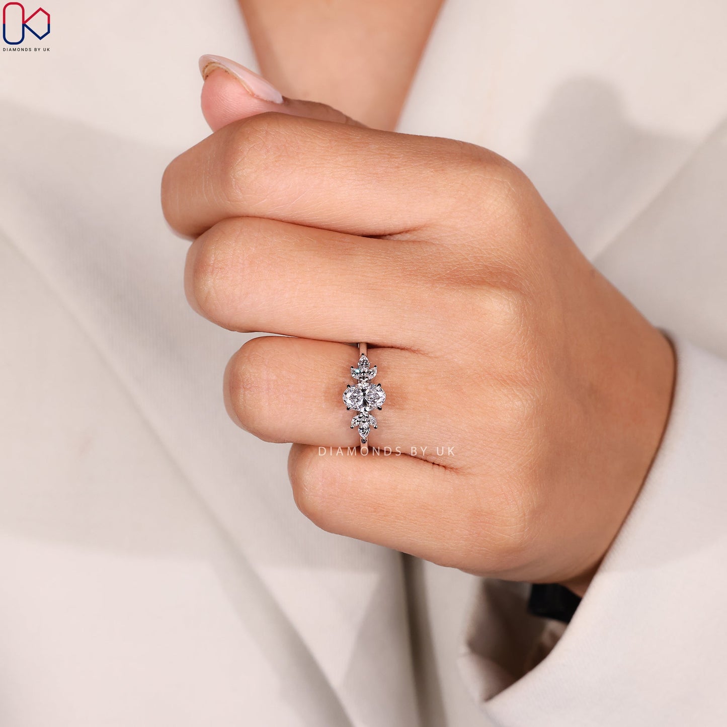 Oval Cut Diamond Ring With Muse Setting