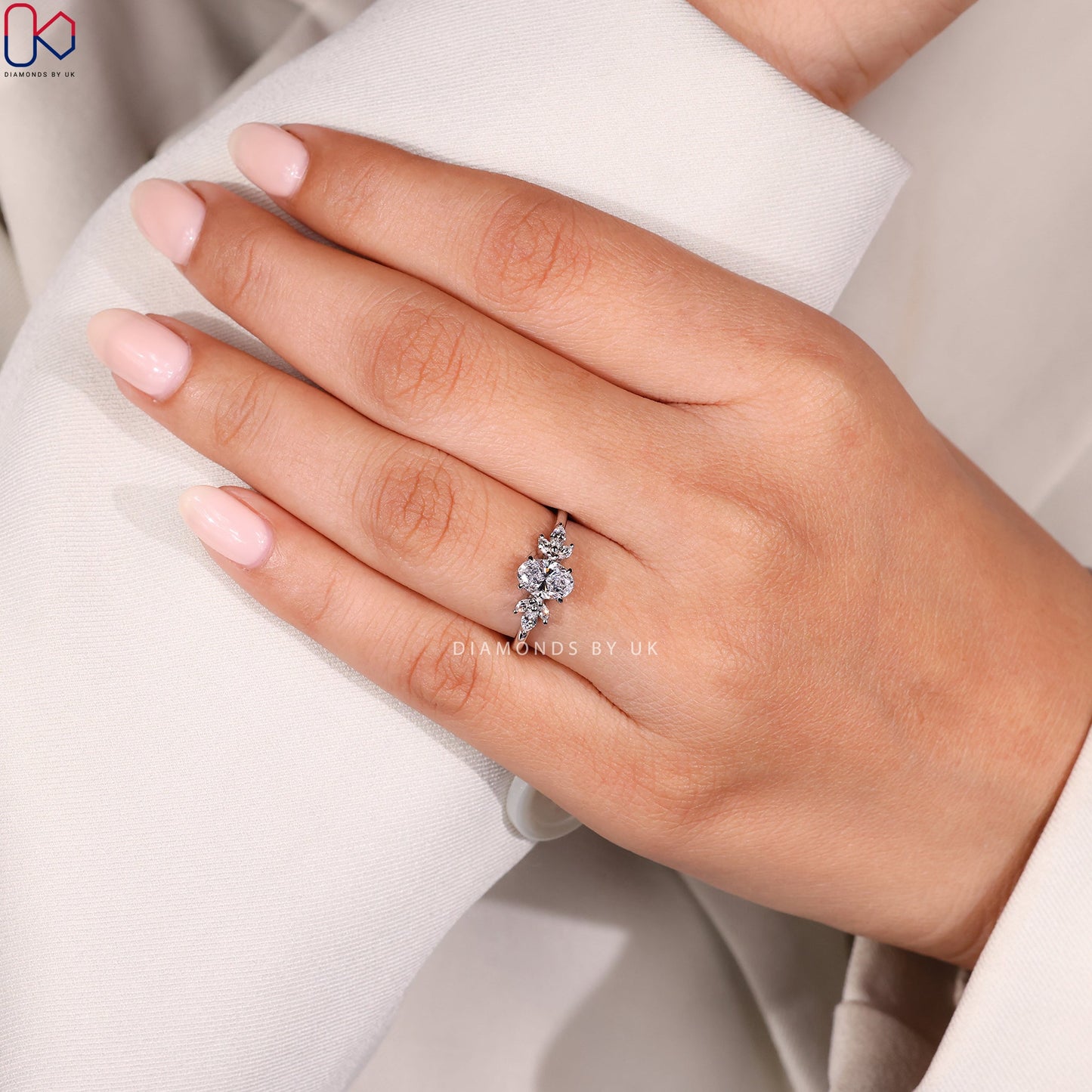 Oval Cut Diamond Ring With Muse Setting