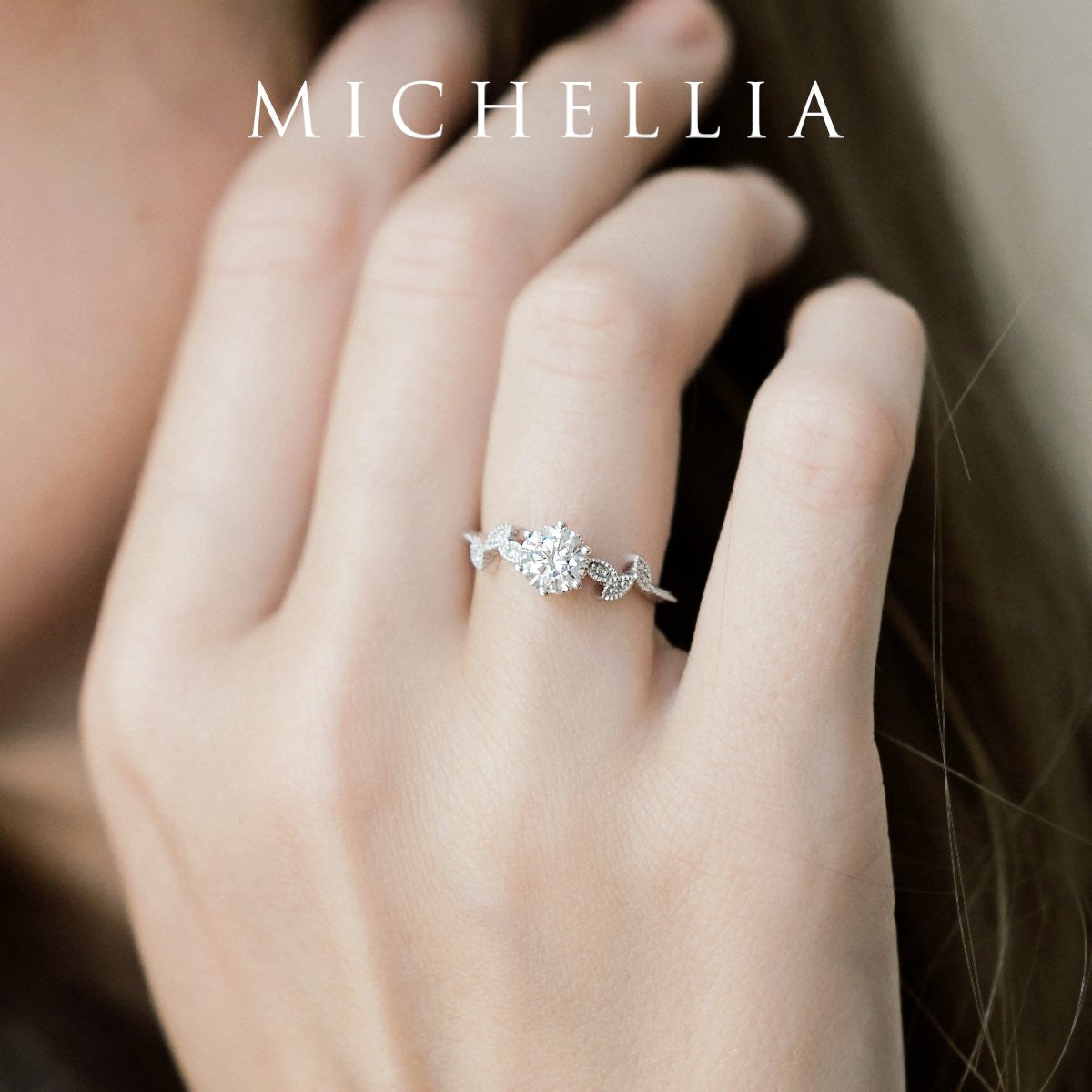 [Dahlia] Petite Floral Engagement Ring in Diamond / Moissanite
