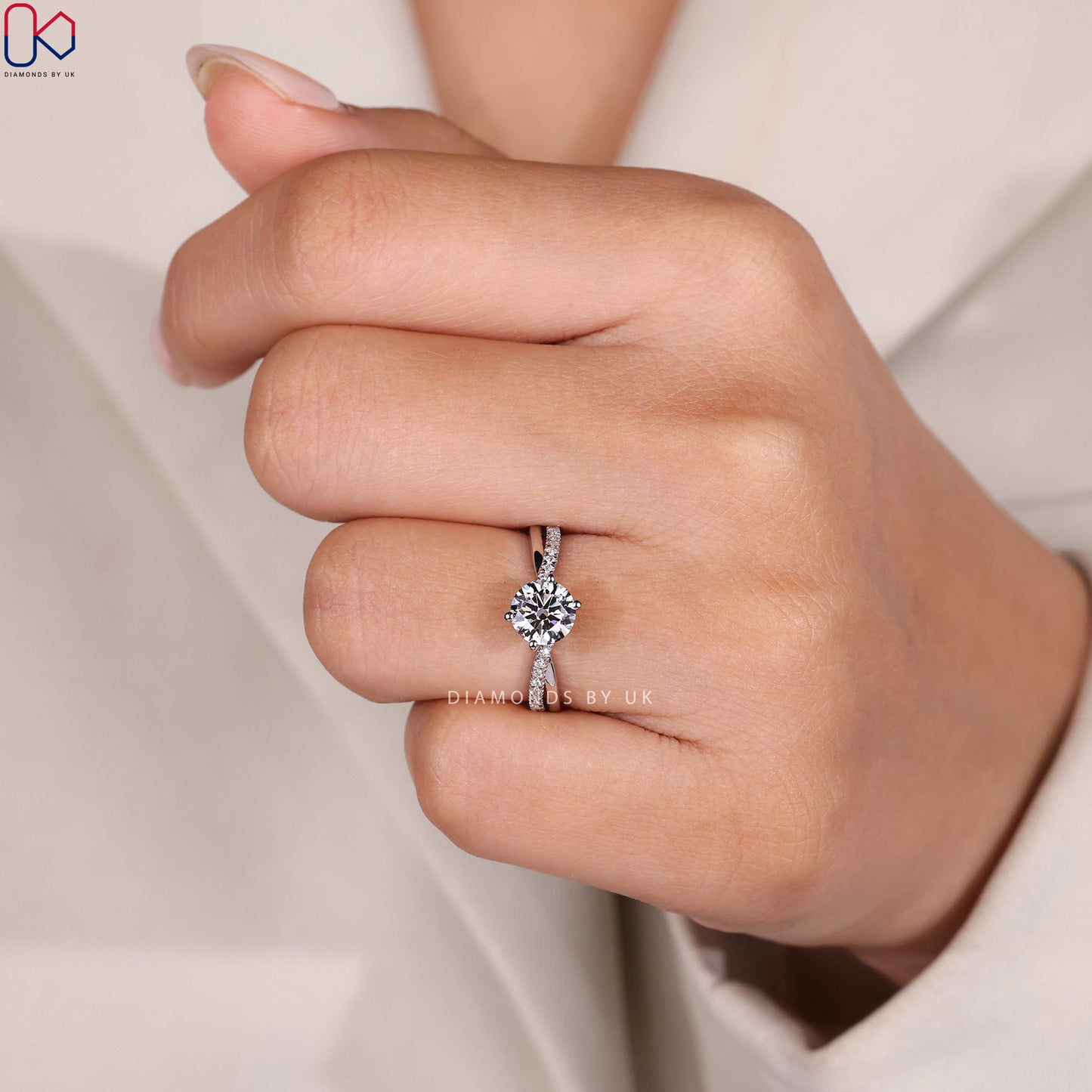 Round Cut White Gold Engagement Ring