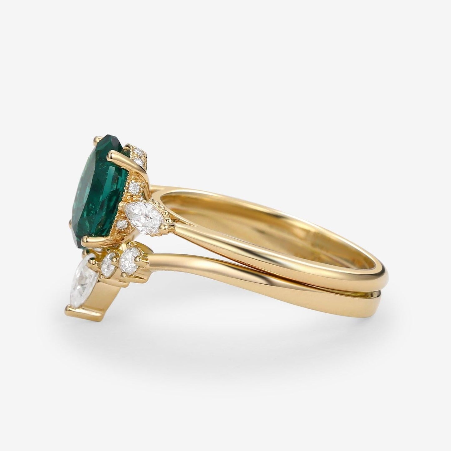 Vera's Grace | Vintage Oval Emerald & Moissanite Bridal Set 2pcs