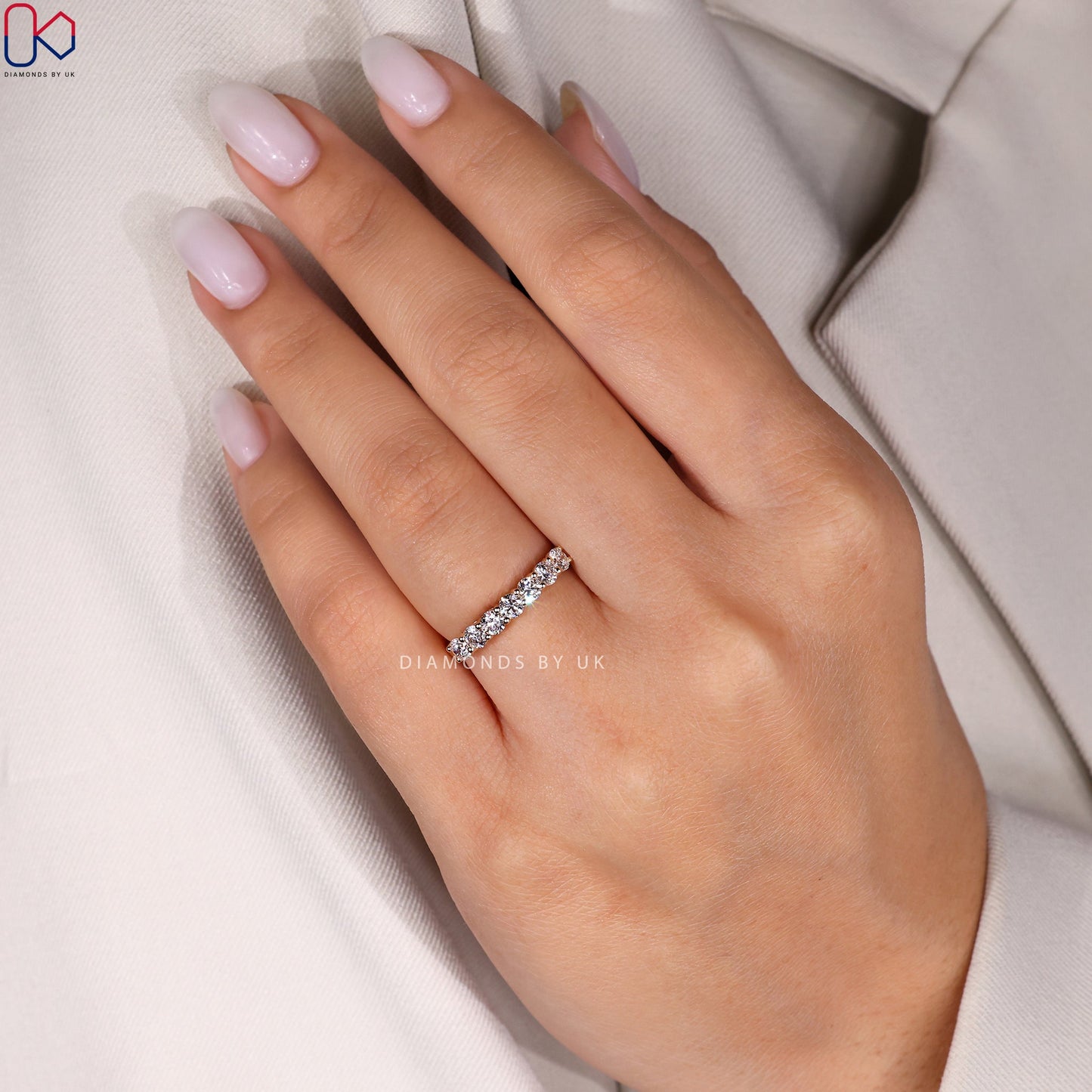 Round Cut Diamond 7 Stone Wedding Band in Yellow Gold
