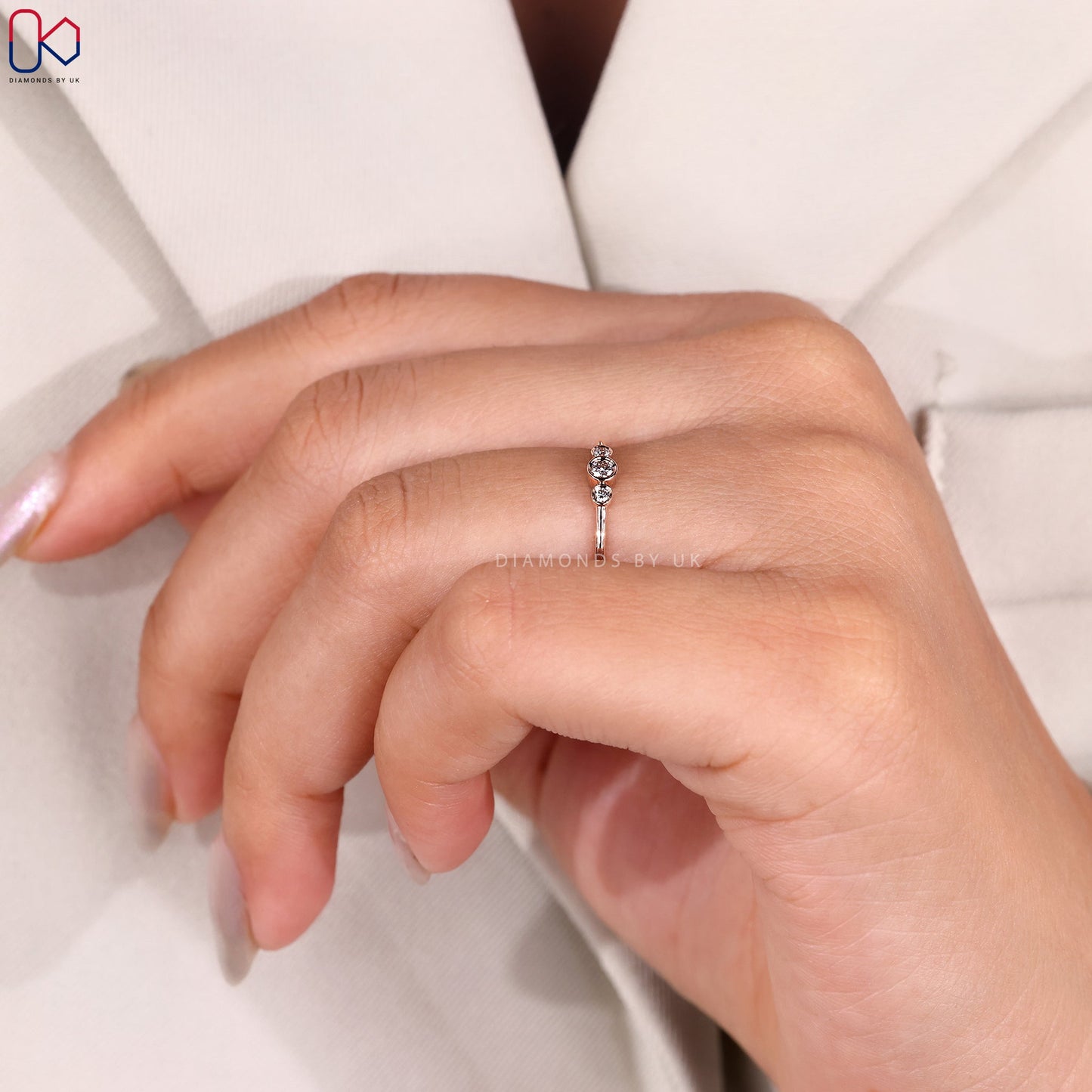 Round Diamond 3 Stone Bezel Set Band