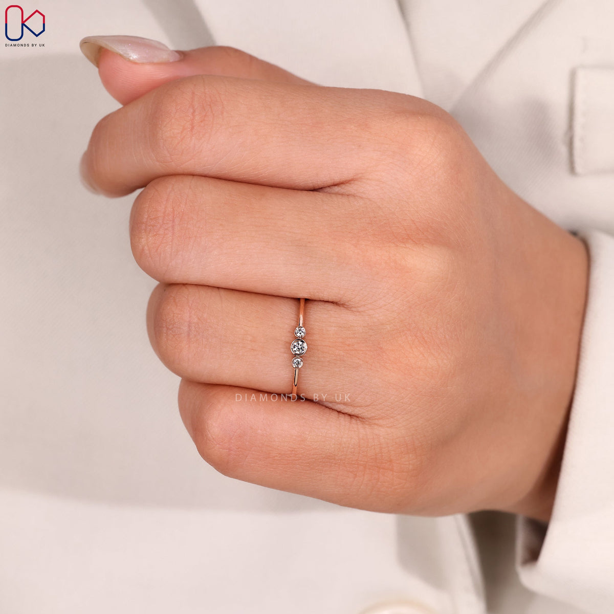 Round Diamond 3 Stone Bezel Set Band