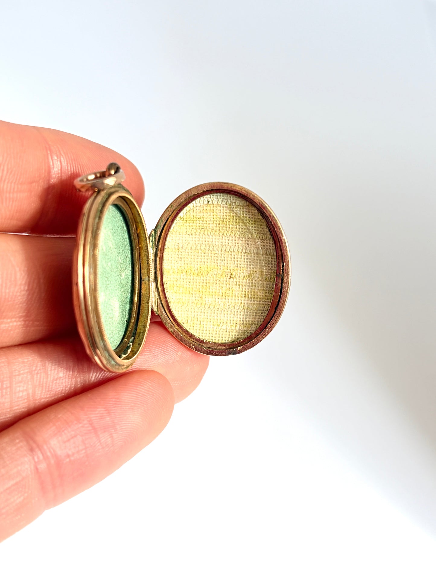 Vintage, 9ct Gold Double sided Forget-me-not Locket / Pendant, 7.46g